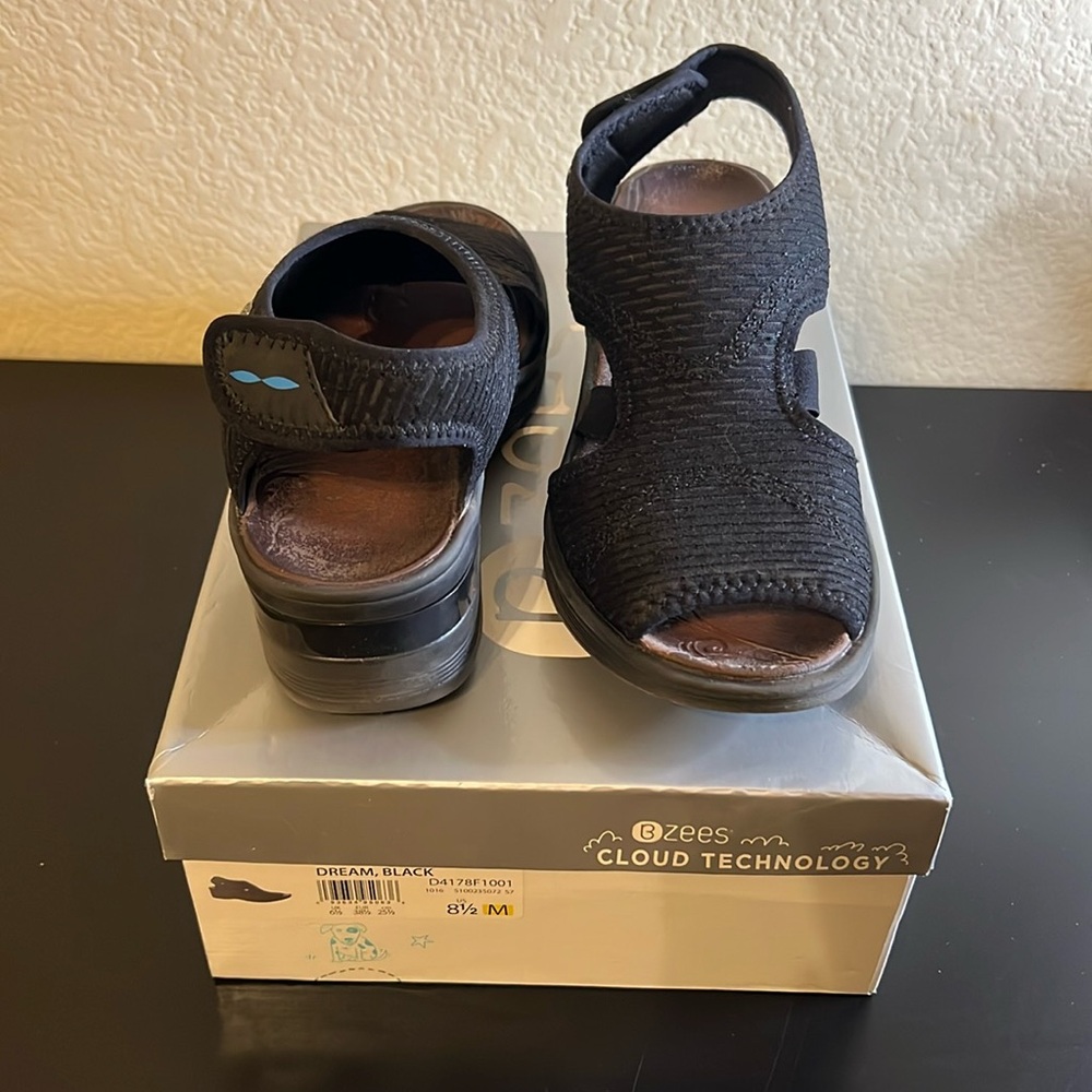 bzees cloud technology sandals